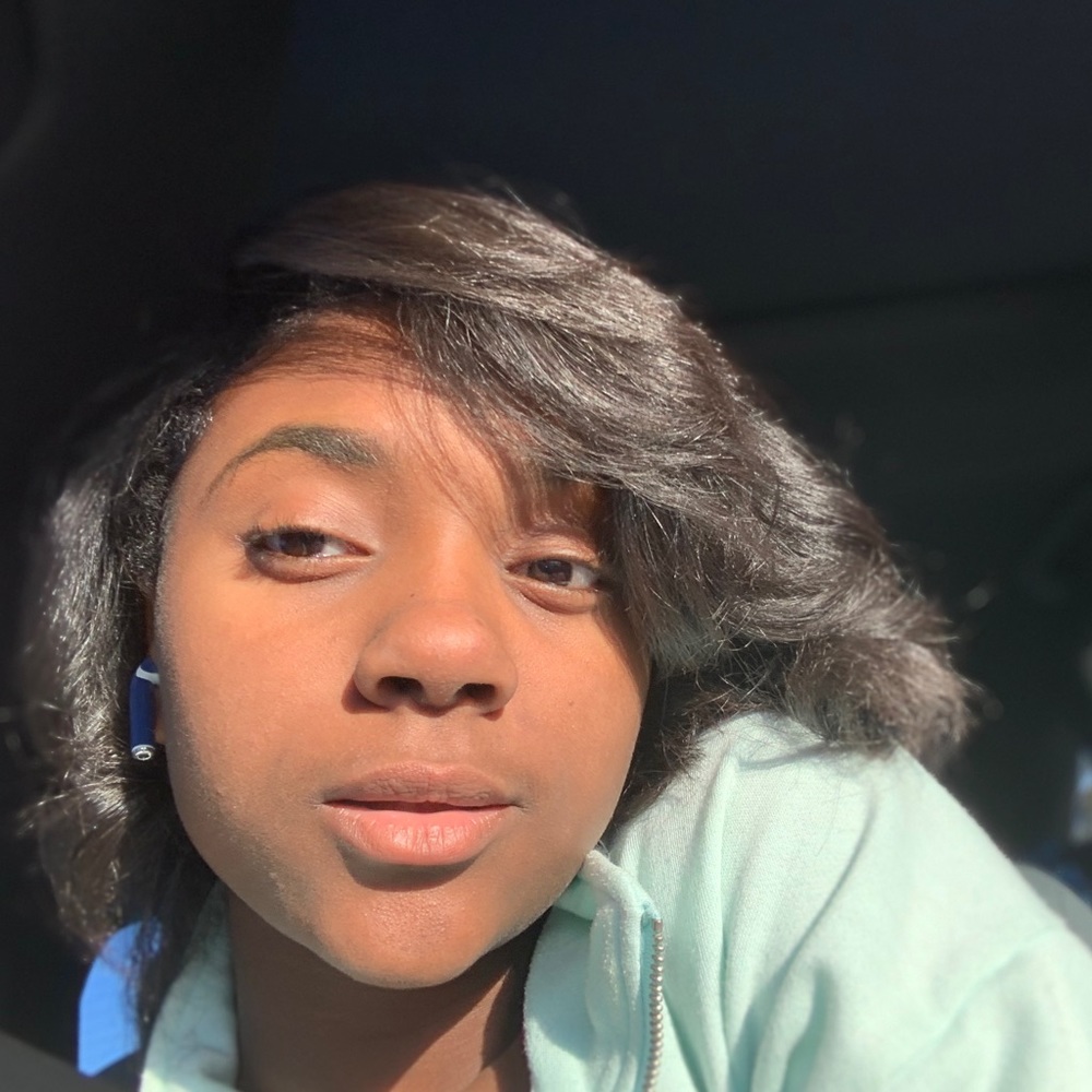 Meet your Posher, Ava